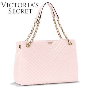 Victoria's Secret Bags - Victoria’s Secret Blush V-Quilt Shoulder Tote Bag Victoria's Secret Bags - Victoria’s Secret Blush V-Quilt Shoulder Tote Bag